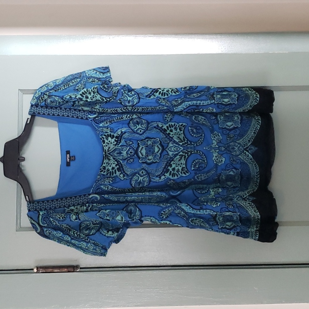 Apt. 9 Blue Graphic Embellished Short Sleeve Blouse